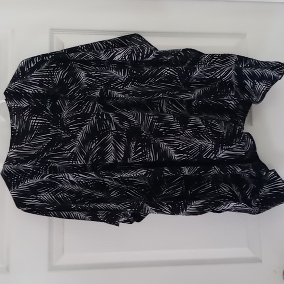 Michael kors black and grey palm leaf design blouse size L/XL - Picture 5 of 7